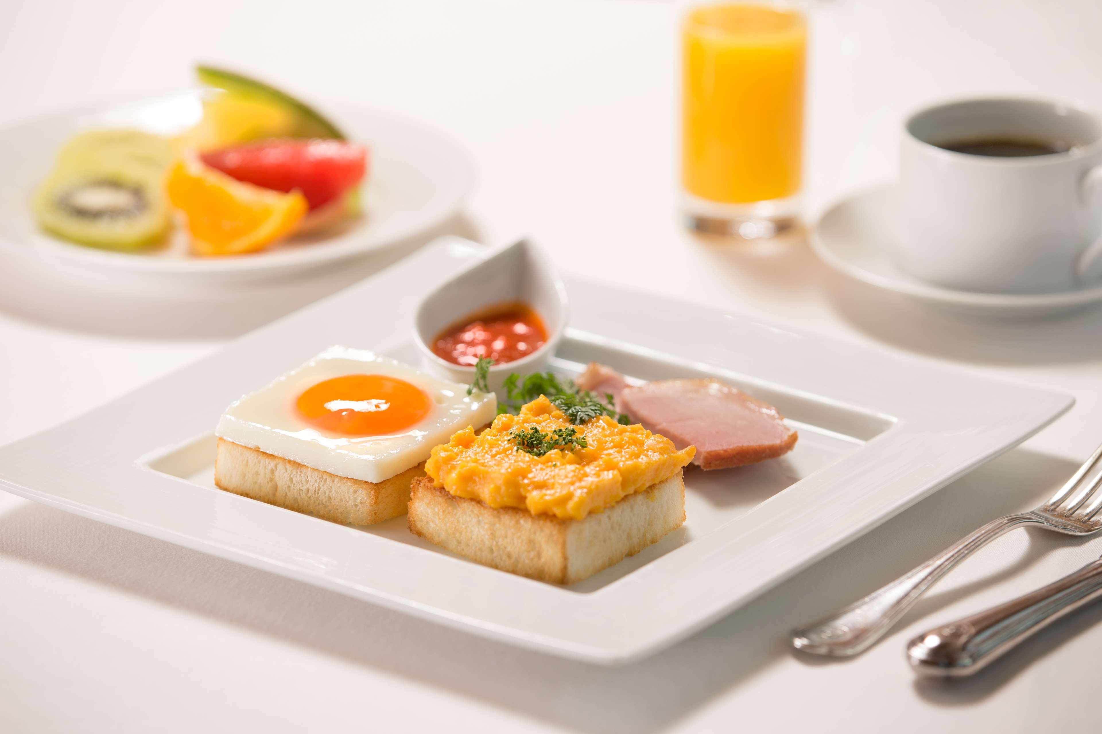 Marunouchi Hotel Tokio Zewnętrze zdjęcie A breakfast set